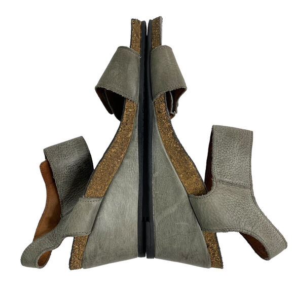 TAOS Carousel 3 Steel Gray Leather Wedge Ankle Strap Heels Size 39 Support #3209 - Picture 5 of 11